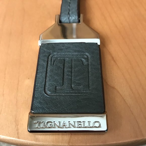 Tignanello Brown Leather w/Sivertone Hardware Hangtag/Key Ring - Picture 2 of 7
